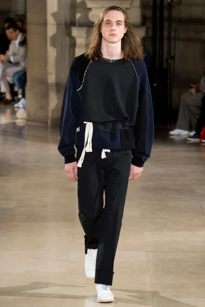 Look 19